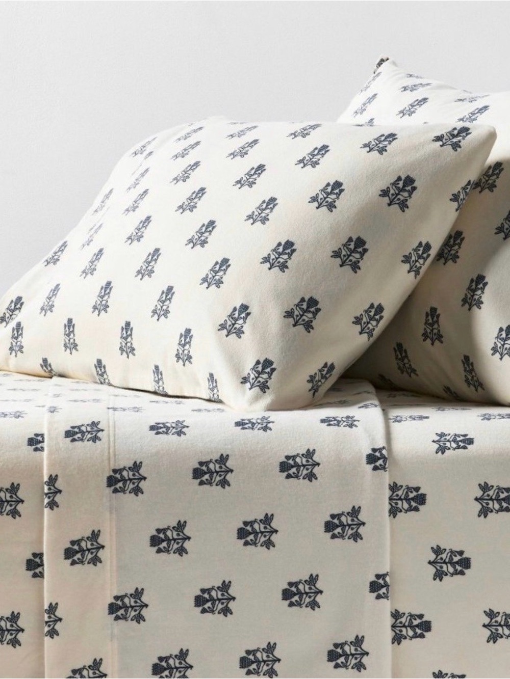 King Ultra Soft Flannel Sheet Set Blue
Woodblock - Threshold